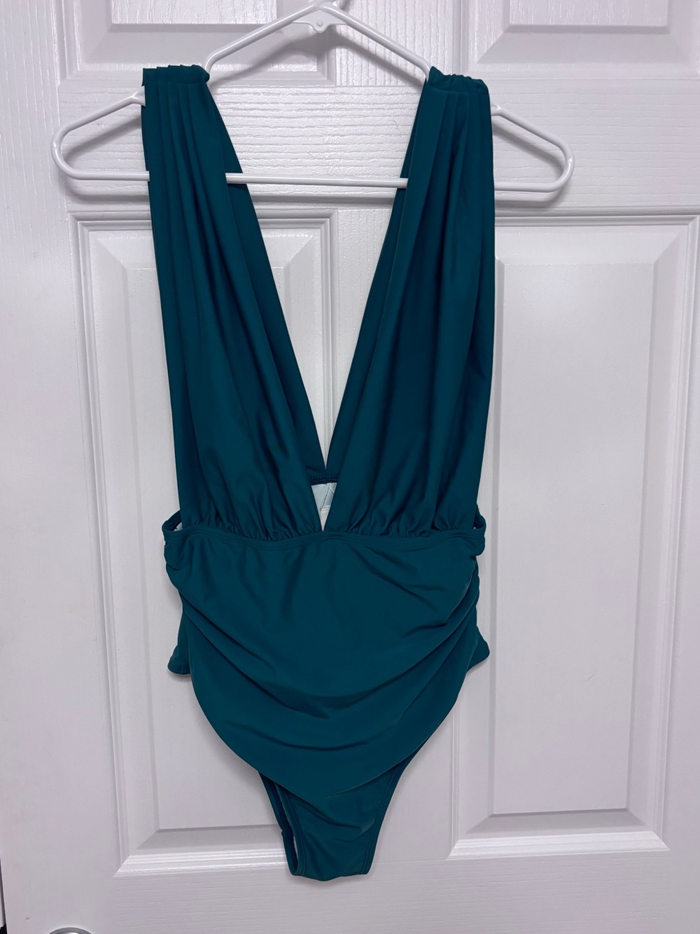 Cupshe Deep V One-Piece Swimsuit in Dark Green